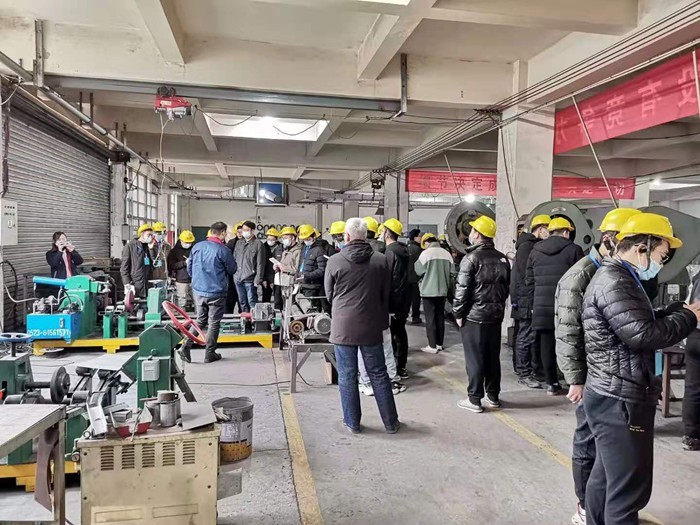 热烈欢迎河南工业大学师生到我司参观学习！